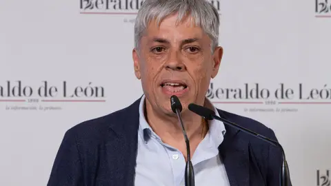 Una nueva cabecera, cargada de retos. Heraldo de León (heraldodeleon.es) se ha presentado este jueves ante los leoneses en el primer acto oficial en León capital desde su lanzamiento el pasado mes de enero. Más de 200 invitados acuden a la puesta de largo de un nuevo medio digital en León que 