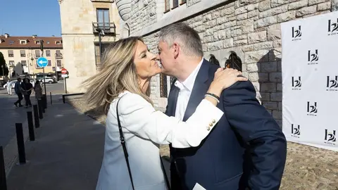 El nuevo medio se presenta ante una amplia representación institucional, empresarial y social, con un mensaje firme en favor del periodismo honesto y la pluralidad informativa. Foto: caraAcara