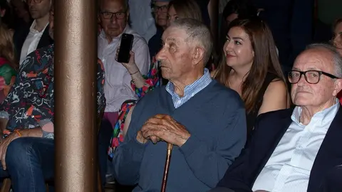 El nuevo medio se presenta ante una amplia representación institucional, empresarial y social, con un mensaje firme en favor del periodismo honesto y la pluralidad informativa. Foto: caraAcara