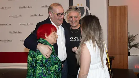 El nuevo medio se presenta ante una amplia representación institucional, empresarial y social, con un mensaje firme en favor del periodismo honesto y la pluralidad informativa. Foto: caraAcara