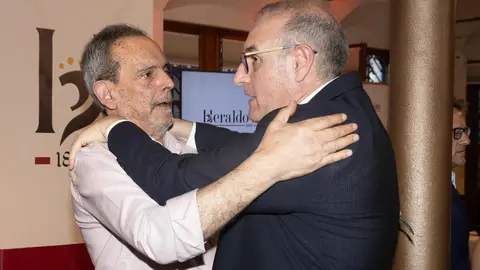 El nuevo medio se presenta ante una amplia representación institucional, empresarial y social, con un mensaje firme en favor del periodismo honesto y la pluralidad informativa. Foto: caraAcara