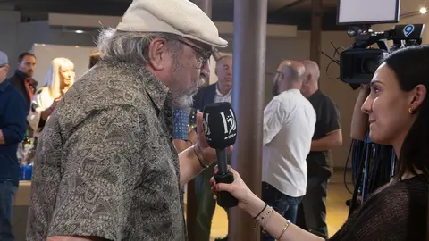 El nuevo medio se presenta ante una amplia representación institucional, empresarial y social, con un mensaje firme en favor del periodismo honesto y la pluralidad informativa. Foto: caraAcara