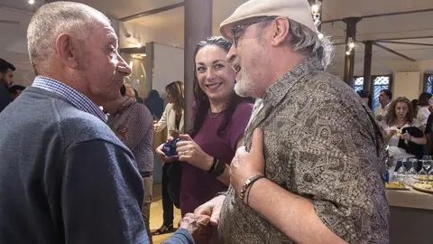 El nuevo medio se presenta ante una amplia representación institucional, empresarial y social, con un mensaje firme en favor del periodismo honesto y la pluralidad informativa. Foto: caraAcara