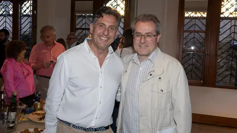 El nuevo medio se presenta ante una amplia representación institucional, empresarial y social, con un mensaje firme en favor del periodismo honesto y la pluralidad informativa. Foto: caraAcara