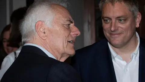 El nuevo medio se presenta ante una amplia representación institucional, empresarial y social, con un mensaje firme en favor del periodismo honesto y la pluralidad informativa. Foto: caraAcara