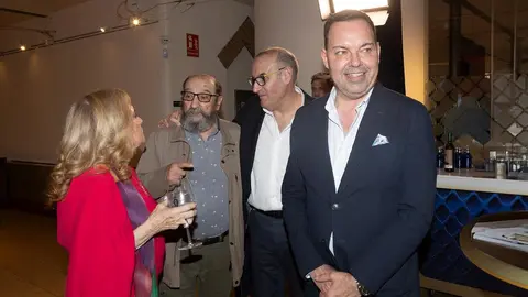 El nuevo medio se presenta ante una amplia representación institucional, empresarial y social, con un mensaje firme en favor del periodismo honesto y la pluralidad informativa. Foto: caraAcara