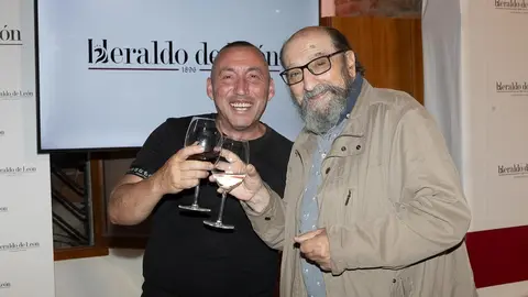 El nuevo medio se presenta ante una amplia representación institucional, empresarial y social, con un mensaje firme en favor del periodismo honesto y la pluralidad informativa. Foto: caraAcara