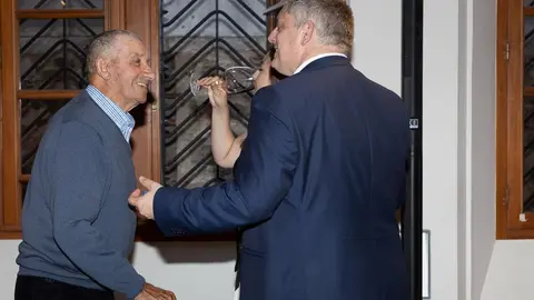 El nuevo medio se presenta ante una amplia representación institucional, empresarial y social, con un mensaje firme en favor del periodismo honesto y la pluralidad informativa. Foto: caraAcara