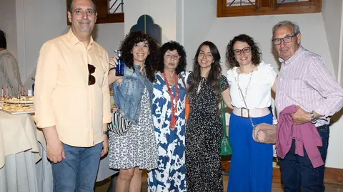 El nuevo medio se presenta ante una amplia representación institucional, empresarial y social, con un mensaje firme en favor del periodismo honesto y la pluralidad informativa. Foto: caraAcara