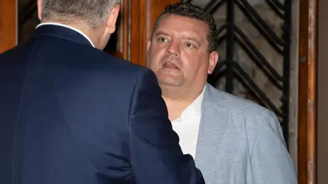 El nuevo medio se presenta ante una amplia representación institucional, empresarial y social, con un mensaje firme en favor del periodismo honesto y la pluralidad informativa. Foto: caraAcara