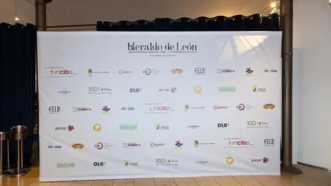 Los patrocinadores del Heraldo de León, pilares fundamentales en la puesta de largo del nuevo medio en Casa Botines; un medio joven y comprometido que también ha mostrado su equipo y colaboradores. Fotos: caraAcara