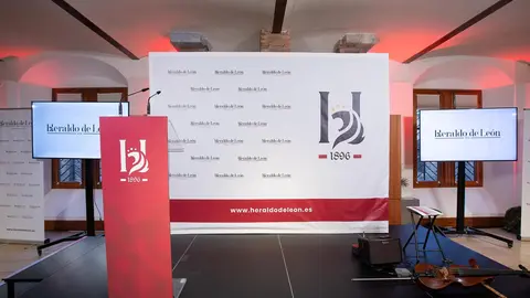 Los patrocinadores del Heraldo de León, pilares fundamentales en la puesta de largo del nuevo medio en Casa Botines; un medio joven y comprometido que también ha mostrado su equipo y colaboradores. Fotos: caraAcara