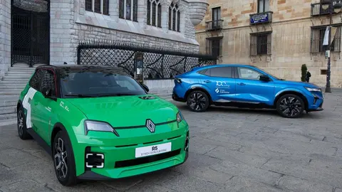 Los patrocinadores del Heraldo de León, pilares fundamentales en la puesta de largo del nuevo medio en Casa Botines; un medio joven y comprometido que también ha mostrado su equipo y colaboradores. Fotos: caraAcara