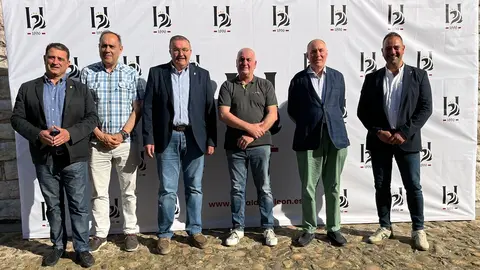 Una nueva cabecera, cargada de retos. Heraldo de León (heraldodeleon.es) se ha presentado este jueves ante los leoneses en el primer acto oficial en León capital desde su lanzamiento el pasado mes de enero. Más de 200 invitados acuden a la puesta de largo de un nuevo medio digital en León que 