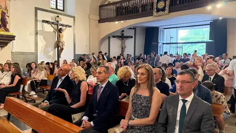 Con un emotivo concierto y una eucaristía en Santa Nonia, la Cofradía del Dulce Nombre de Jesús Nazareno festeja el retorno de su imagen titular tras participar en el Jubileo de las Cofradías en el Vaticano. Fotos: Ayto León