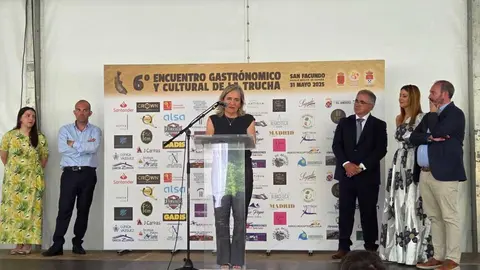 Manuel Lamelas Viloria recibe la Trucha de Oro en el VI Encuentro de la Trucha de San Facundo.
