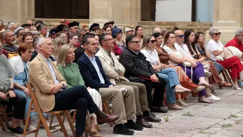 La Asociación Cultural El Trovador Leonés lleva a cabo una representación de las Cortes de 1188 bajo el título ‘Al Alba del Parlamentarismo’. Fotos: Peio García