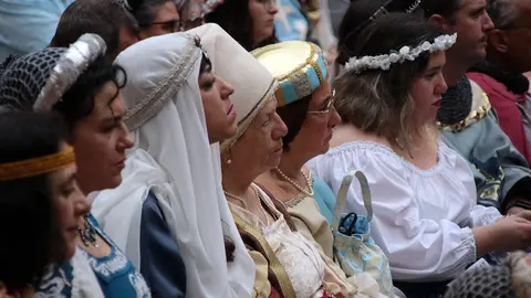 La Asociación Cultural El Trovador Leonés lleva a cabo una representación de las Cortes de 1188 bajo el título ‘Al Alba del Parlamentarismo’. Fotos: Peio García