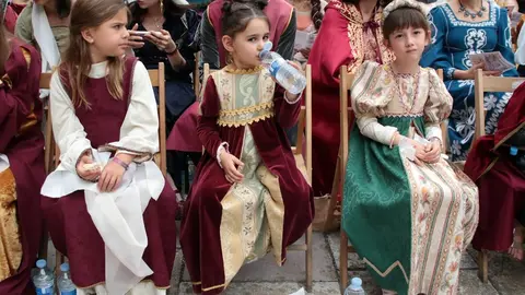 La Asociación Cultural El Trovador Leonés lleva a cabo una representación de las Cortes de 1188 bajo el título ‘Al Alba del Parlamentarismo’. Fotos: Peio García