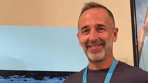 Gerardo Santos, tatuador y artista.