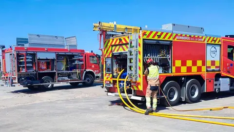 Efectivos del Servicio de Extinción de Incendios y Salvamento del Ayuntamiento de León han participado en un curso especializado sobre gestión de riesgos en el transporte de mercancías peligrosas, una formación clave para intervenir en situaciones de emergencia con materiales altamente inflamables o tóxicos.