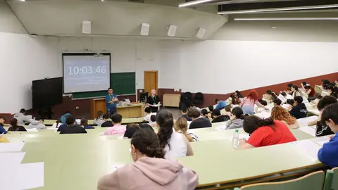 Más de 2.000 estudiantes se enfrentan en la ULE a una Prueba de Acceso a la Universidad más competencial y con menos optatividad; los nervios, son inevitables. Fotos: ULE | Heraldo