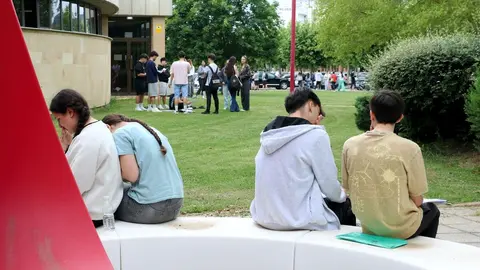 Más de 2.000 estudiantes se enfrentan en la ULE a una Prueba de Acceso a la Universidad más competencial y con menos optatividad; los nervios, son inevitables. Fotos: ULE | Heraldo
