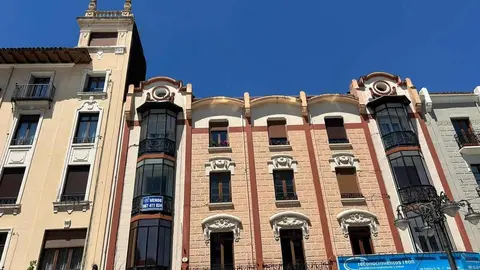 Imagen del piso a la venta por Bierzo Fincas en un inmueble histórico de Ordoño II.