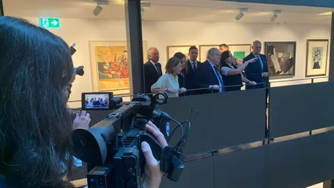 El ministro de Industria y Turismo, Jordi Hereu, ha anunciado este viernes en León el inicio del proceso de ampliación del Parador de San Marcos, una actuación que responde a una “vieja aspiración” y que supondrá una inversión total de más de 30 millones de euros, incluyendo 1,5 millones ya asignados para el proyecto técnico inicial. Fotos: A.F. Reca