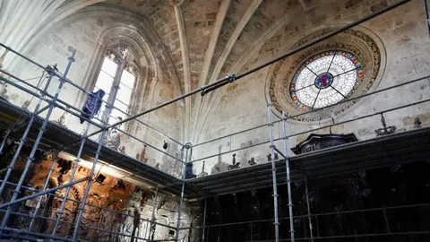 El ministro de Industria y Turismo, Jordi Hereu, visita el Parador de León, acompañado de la secretaria de Estado de Turismo, Rosario Sánchez; la presidenta de Paradores, Raquel Sánchez; y el delegado del Gobierno, Nicanor Sen. Fotos: Campillo