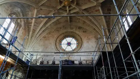 El ministro de Industria y Turismo, Jordi Hereu, visita el Parador de León, acompañado de la secretaria de Estado de Turismo, Rosario Sánchez; la presidenta de Paradores, Raquel Sánchez; y el delegado del Gobierno, Nicanor Sen. Fotos: Campillo