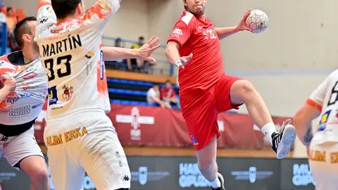El equipo leonés remonta ante un combativo Alcobendas y sueña con Europa tras un sólido triunfo (29-37).