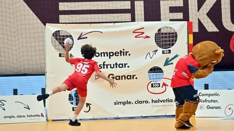 El equipo leonés remonta ante un combativo Alcobendas y sueña con Europa tras un sólido triunfo (29-37).