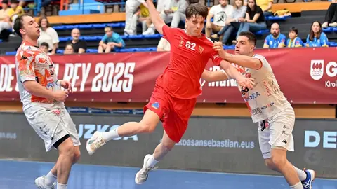 El equipo leonés remonta ante un combativo Alcobendas y sueña con Europa tras un sólido triunfo (29-37).