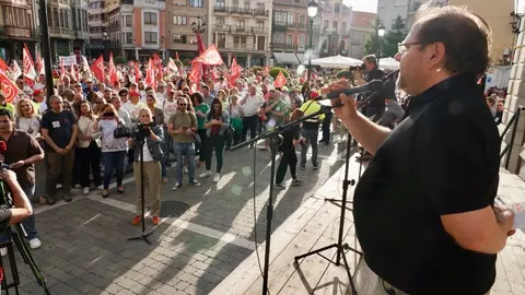 Concentración en contra el cierre de la Azucarera de La Bañeza. Foto: Campillo
