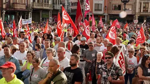 Concentración en contra el cierre de la Azucarera de La Bañeza. Foto: Campillo