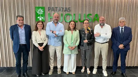 La consejera de Agricultura, Ganadería y Desarrollo Rural visita las instalaciones de Hijolusa en León.