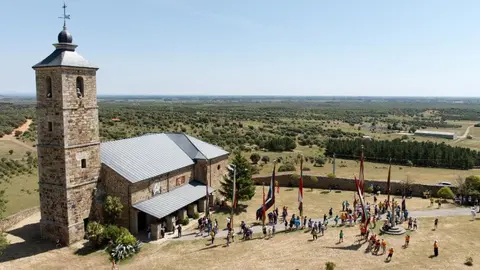 Romería de la Pascua de San Pentecostés en el Santuario de la Virgen de Castrotierra. / DAVID ARRANZ