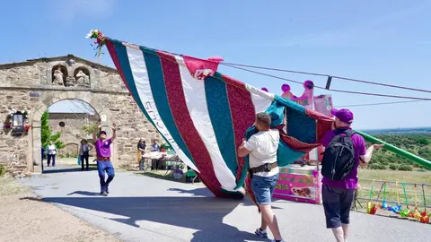 Romería de la Pascua de San Pentecostés en el Santuario de la Virgen de Castrotierra. / DAVID ARRANZ