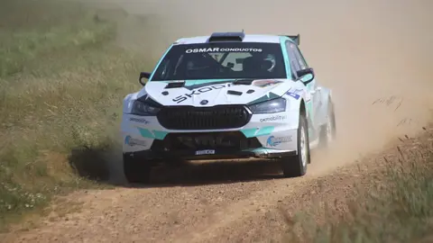 Gil Membrado impone su ley en el Rally Reino de León. El líder del Campeonato de España de Rally de Tierra se impone con autoridad en una prueba que dominó de principio a fin, relegando a Raúl Hernández al segundo puesto y con la retirada de Villanueva. Fotos: Isaac Llamazares
