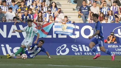 El equipo berciano se impone 2-1 en un épico partido en El Toralín y jugará la final por el ascenso a Segunda tras un duelo vibrante que se resolvió por su mejor clasificación en liga regular.