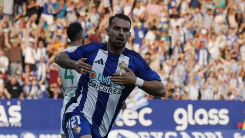 El equipo berciano se impone 2-1 en un épico partido en El Toralín y jugará la final por el ascenso a Segunda tras un duelo vibrante que se resolvió por su mejor clasificación en liga regular.