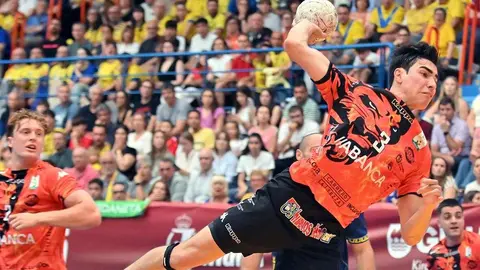 El equipo de Dani Gordo apura la prórroga y se impone en unas semifinales sumamente intensa. El Barça espera en la gran final de la Copa del Rey.