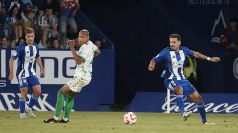 El equipo berciano se impone 2-1 en un épico partido en El Toralín y jugará la final por el ascenso a Segunda tras un duelo vibrante que se resolvió por su mejor clasificación en liga regular.