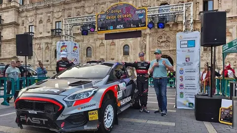 Gil Membrado impone su ley en el Rally Reino de León. El líder del Campeonato de España de Rally de Tierra se impone con autoridad en una prueba que dominó de principio a fin, relegando a Raúl Hernández al segundo puesto y con la retirada de Villanueva.
