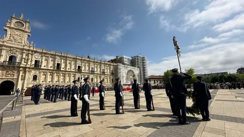 Gs6dEntrega de los títulos de Hijos Adoptivos de la Ciudad de León. / AYTO. LEÓN