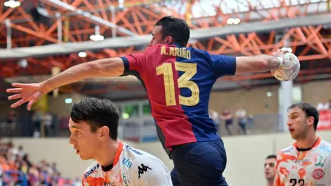 El Abanca Ademar se mide a un FC Barcelona intratable al que es imposible frenar en la cancha de juego.