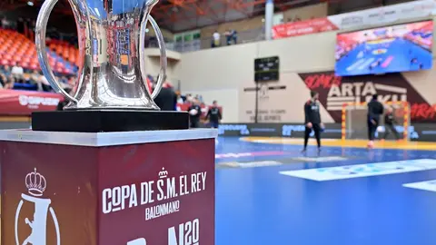 El Abanca Ademar se mide a un FC Barcelona intratable al que es imposible frenar en la cancha de juego.