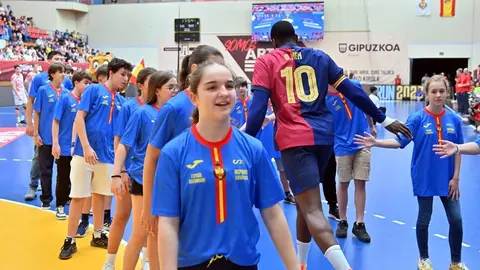 El Abanca Ademar se mide a un FC Barcelona intratable al que es imposible frenar en la cancha de juego.