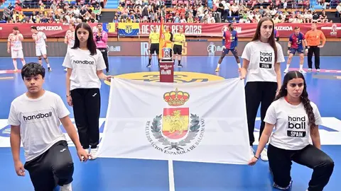 El Abanca Ademar se mide a un FC Barcelona intratable al que es imposible frenar en la cancha de juego.